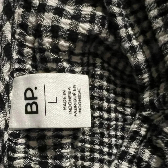 BP-Black and White Tank -Size Large - Picture 3 of 4